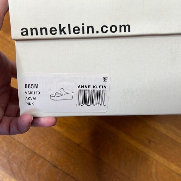 Anne Klein Via Wedge Sandal Strappy Slip on Pink Size 8.5 NIB - Picture 7 of 7